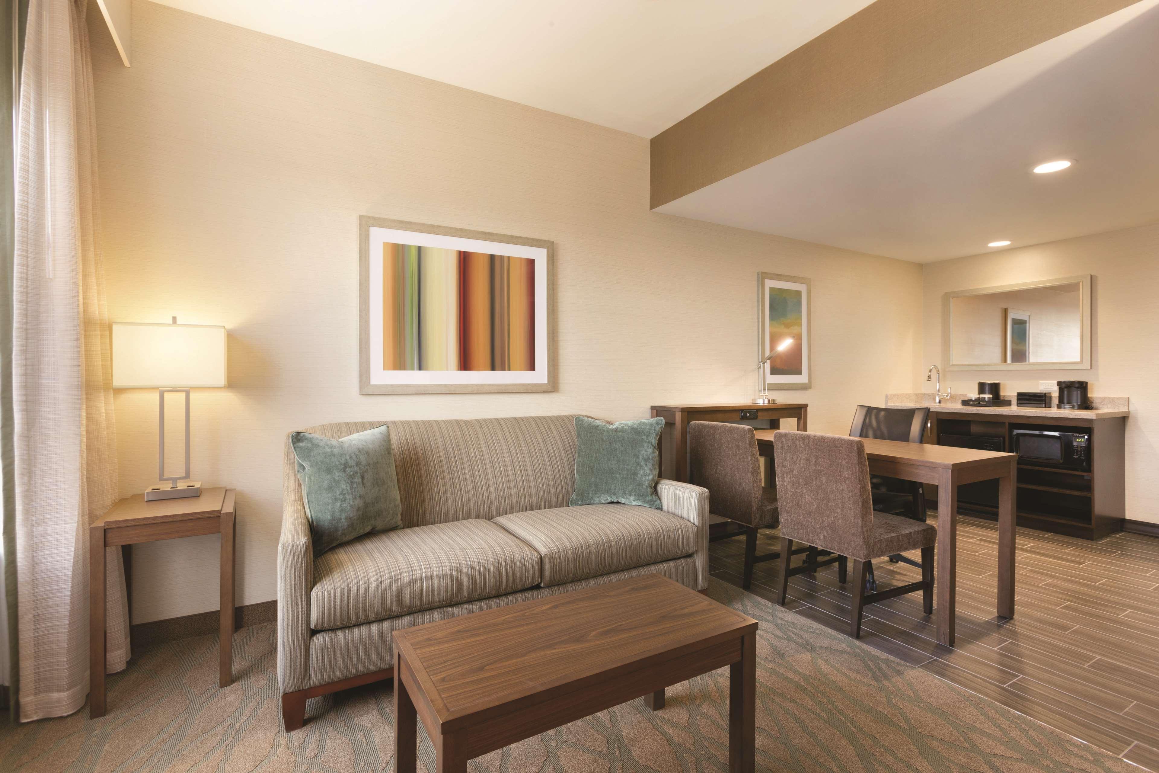 Embassy Suites By Hilton Akron Canton Airport North Canton Zewnętrze zdjęcie