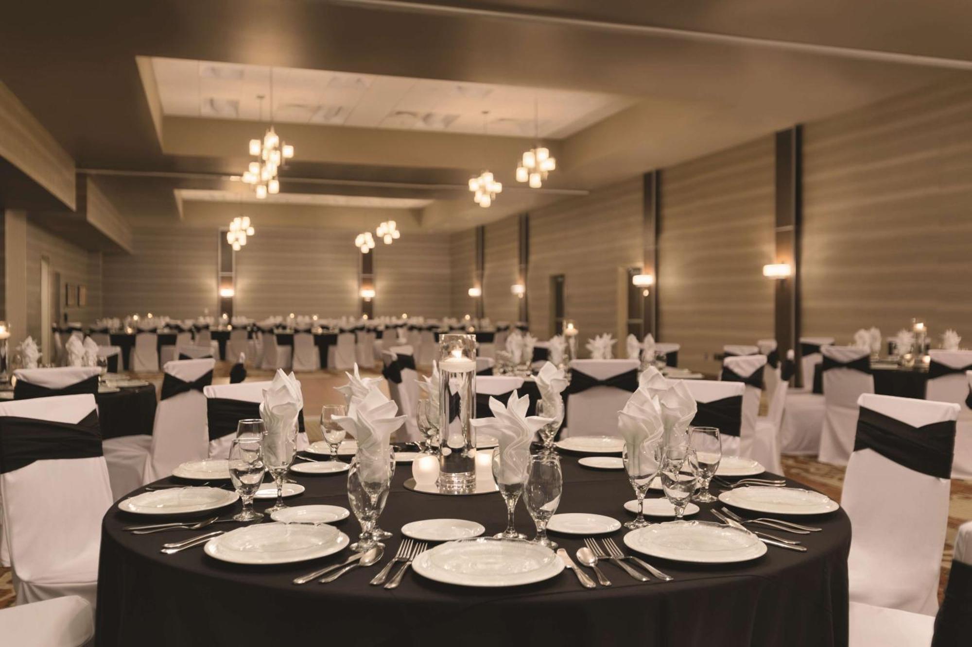 Embassy Suites By Hilton Akron Canton Airport North Canton Zewnętrze zdjęcie