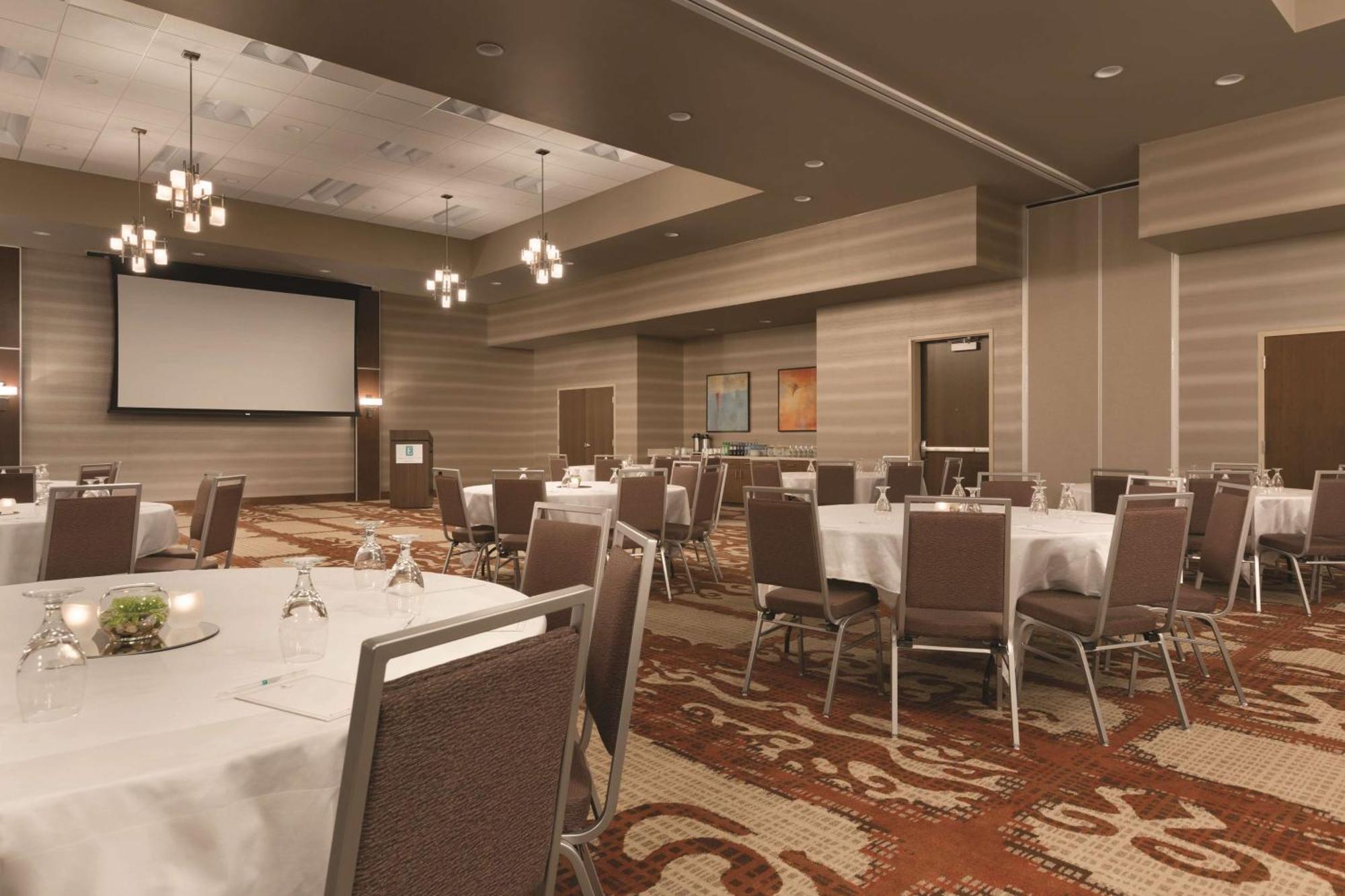 Embassy Suites By Hilton Akron Canton Airport North Canton Zewnętrze zdjęcie