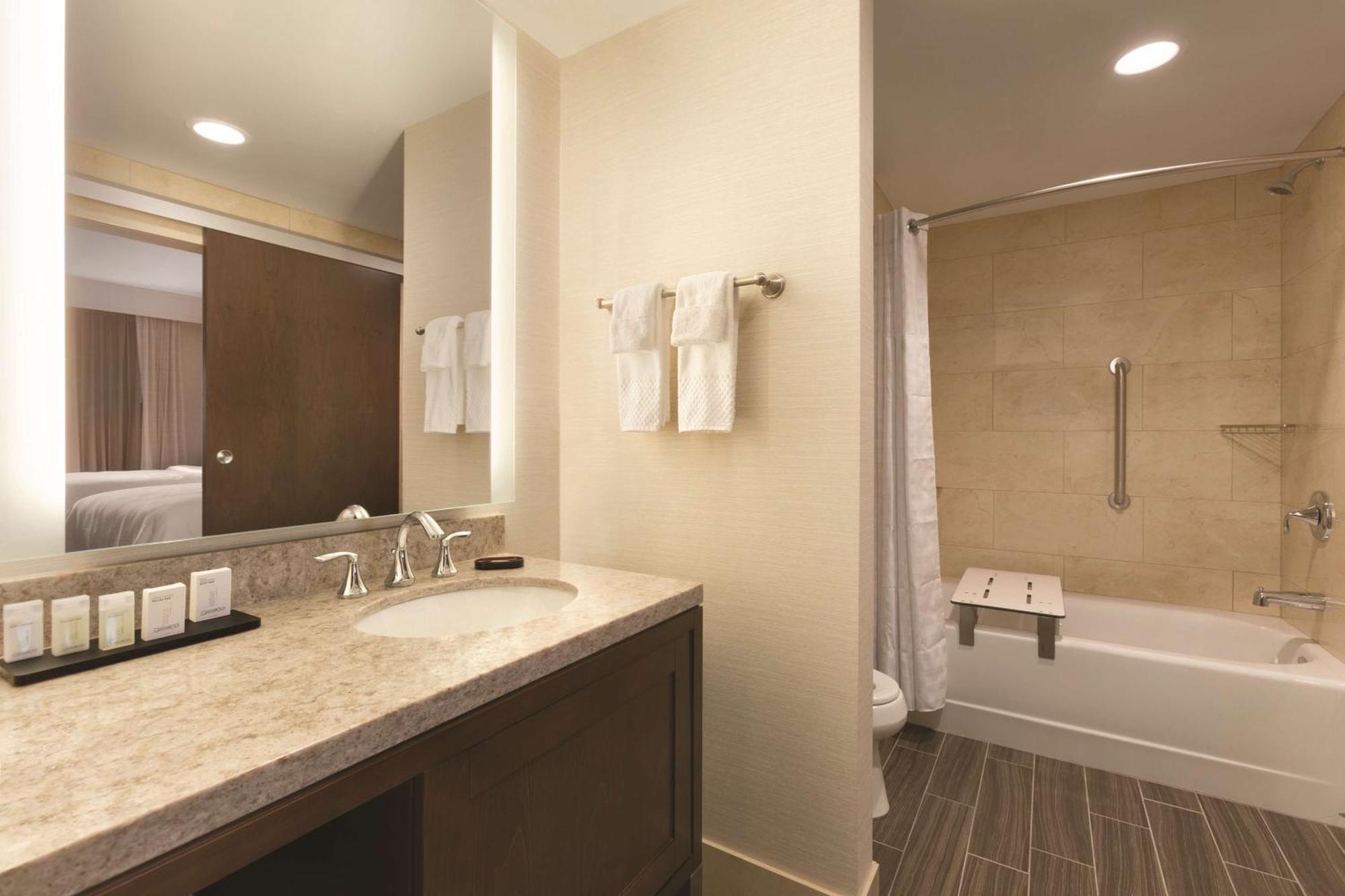 Embassy Suites By Hilton Akron Canton Airport North Canton Zewnętrze zdjęcie