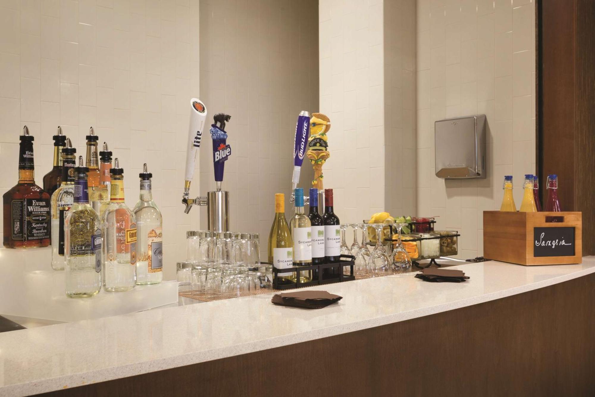 Embassy Suites By Hilton Akron Canton Airport North Canton Zewnętrze zdjęcie